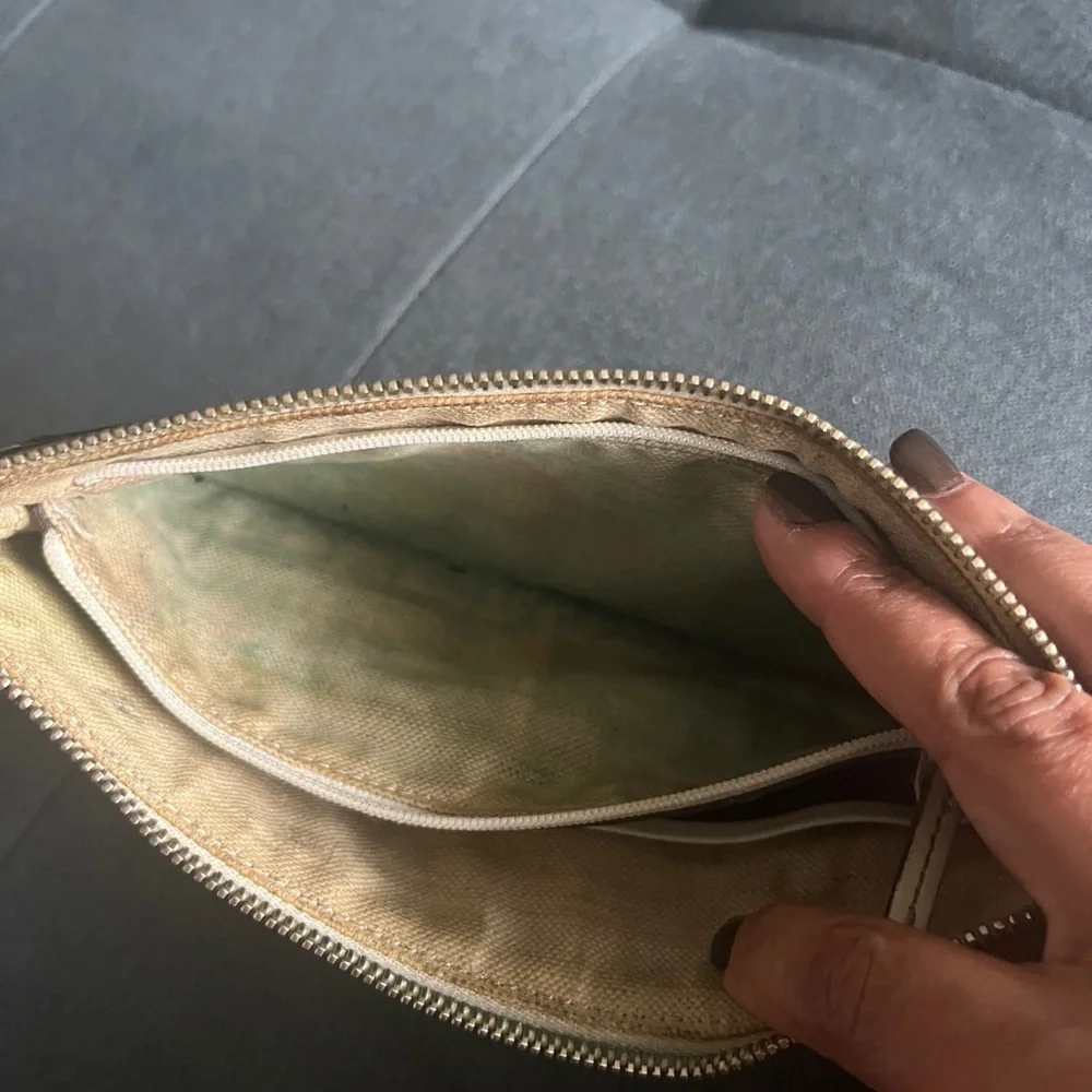 Gucci Beige and Brown Monogram Wristlet wallet with dust bag - Picture 5 of 11